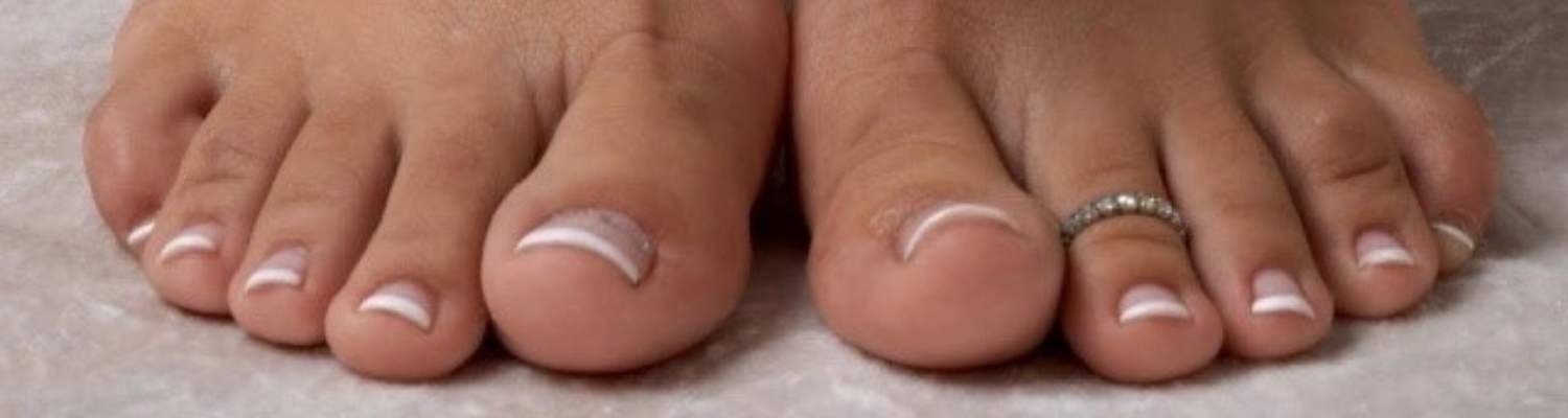 Tidy and Paint On Toe Nails